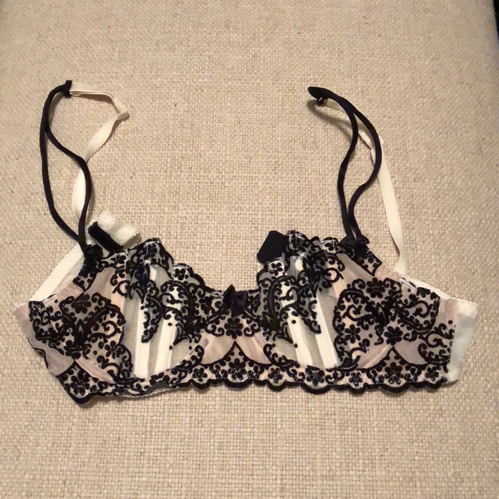 Victoria’s Secret vintage look bra